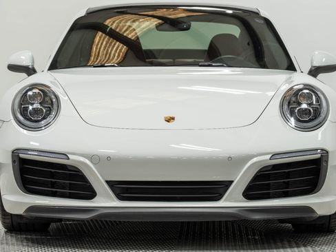 Used 2018 Porsche 911 Carrera 4S AWD/4WD image 5