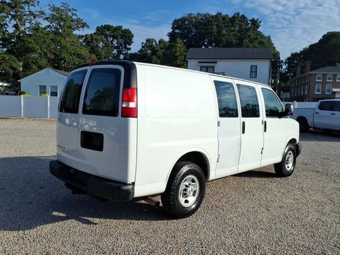 Used 2016 Chevrolet Express 2500 RWD image 12