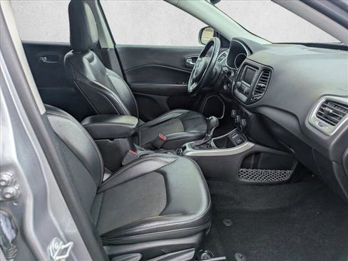 Used 2018 Jeep Compass Latitude image 21