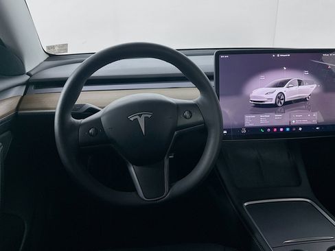 Used 2023 Tesla Model 3 Standard Range image 17