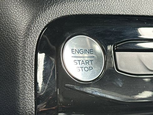 Used 2025 Ford Escape ST-Line w/ Equipment Group 301A FWD image 19