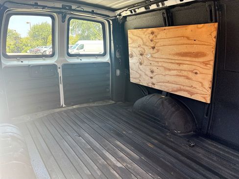 Used 2025 GMC Savana 2500 w/ Enhanced Convenience Package RWD image 20