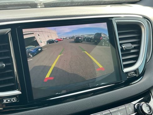 Used 2025 Chrysler Pacifica Select FWD image 26