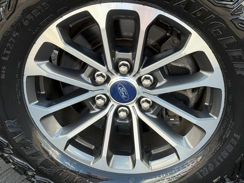 Used 2019 Ford F150 XLT w/ Equipment Group 302A Luxury AWD/4WD image 12