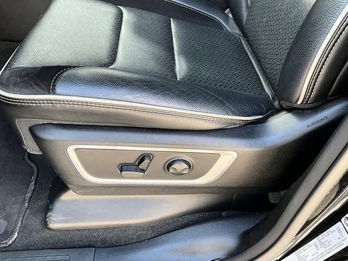 Used 2023 RAM 1500 Laramie AWD/4WD image 16