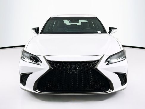 Used 2023 Lexus ES 300h F Sport image 2