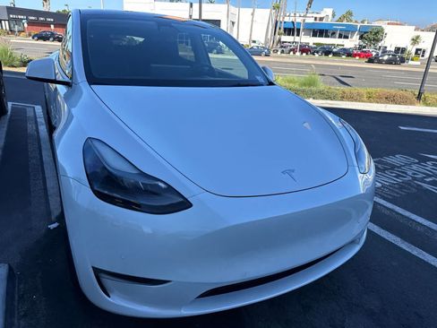 Used 2022 Tesla Model Y Performance AWD/4WD image 6