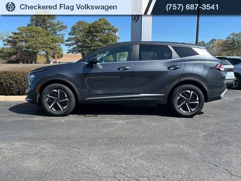 Used 2023 Kia Sportage LX image 4