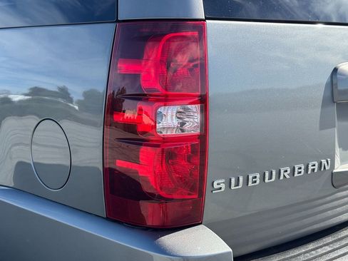 Used 2009 Chevrolet Suburban LTZ image 20