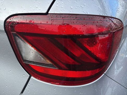 Used 2022 Hyundai Venue SEL w/ Cargo Package image 33