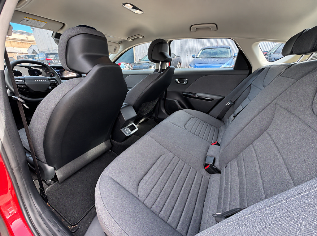 Used 2025 Kia K4 EX FWD image 8