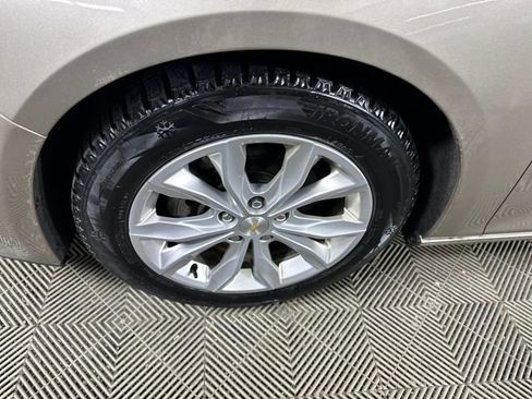 Used 2023 Chevrolet Malibu LT image 10