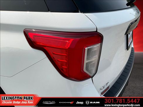 Used 2023 Ford Explorer XLT w/ Equipment Group 202A AWD/4WD image 22
