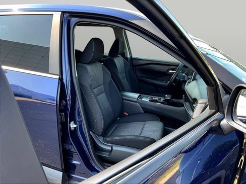 Certified 2024 Nissan Rogue SV FWD image 31