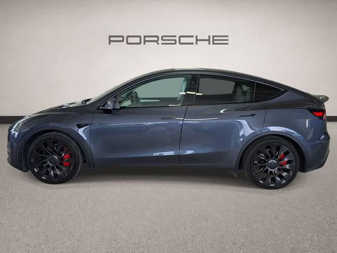 Used 2023 Tesla Model Y Performance AWD/4WD image 2