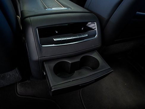 Used 2022 Cadillac Escalade Premium Luxury image 56