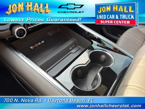 Used 2025 Chevrolet Tahoe High Country AWD/4WD image 31