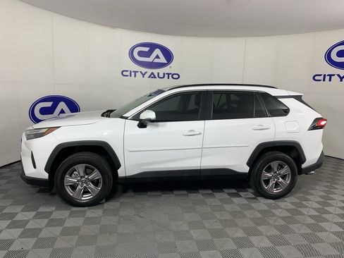 Used 2024 Toyota RAV4 XLE w/ Convenience Package FWD image 6