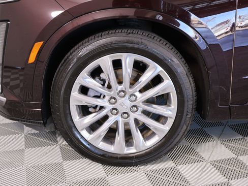 Used 2020 Cadillac XT6 Premium Luxury image 19