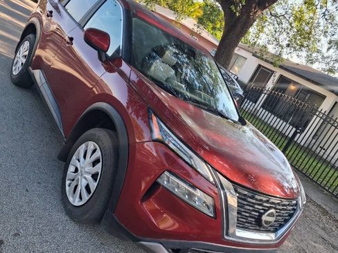 Used 2023 Nissan Rogue SV image 1