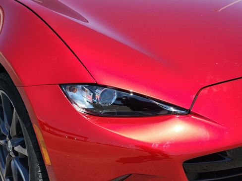 Used 2016 MAZDA MX-5 Miata Grand Touring RWD image 10