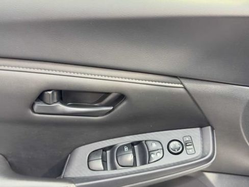 Used 2024 Nissan Sentra S FWD image 19
