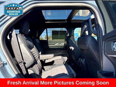 Used 2025 Ford Explorer ST-Line w/ Premium Package image 9