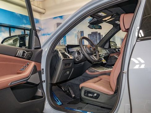 Used 2026 BMW X7 M60i image 13