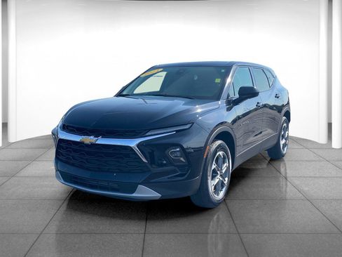 Used 2024 Chevrolet Blazer LT image 3
