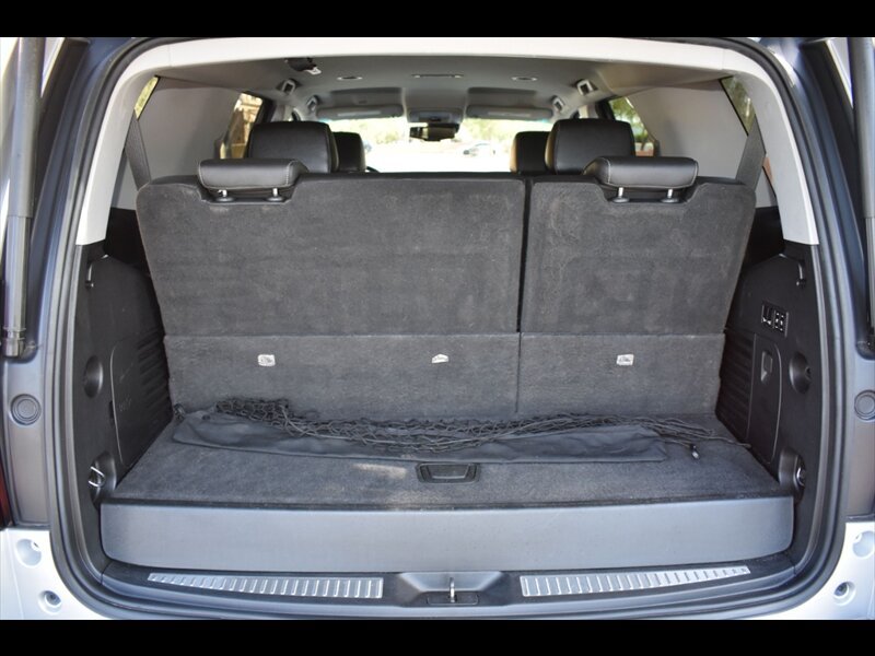 Used 2018 Chevrolet Tahoe LT w/ Luxury Package RWD image 25
