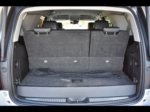 Used 2018 Chevrolet Tahoe LT w/ Luxury Package RWD image 25