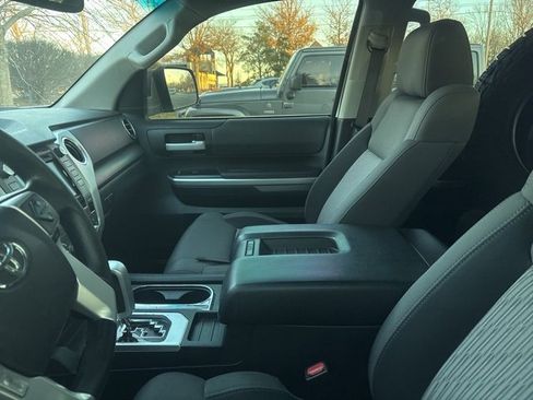 Used 2016 Toyota Tundra SR5 image 2