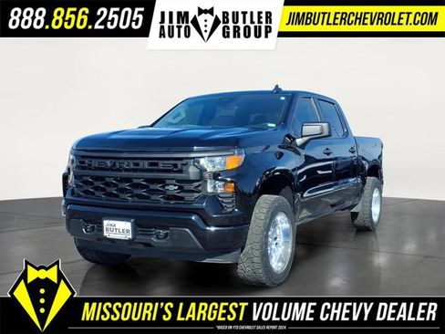 Used 2022 Chevrolet Silverado 1500 Custom image 1