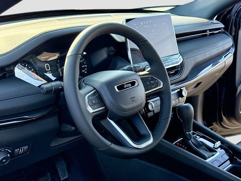 New 2026 Jeep Compass Latitude image 4