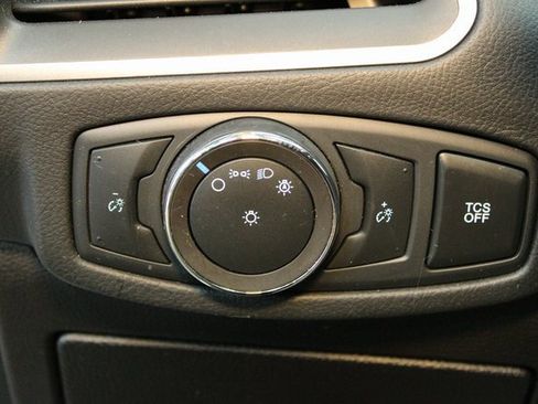 Used 2020 Ford Edge SE image 19