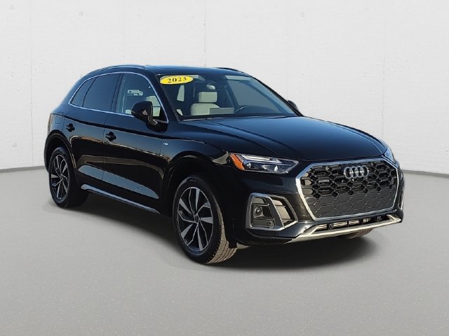 Used 2023 Audi Q5 2.0T Premium w/ Convenience Package AWD/4WD image 3