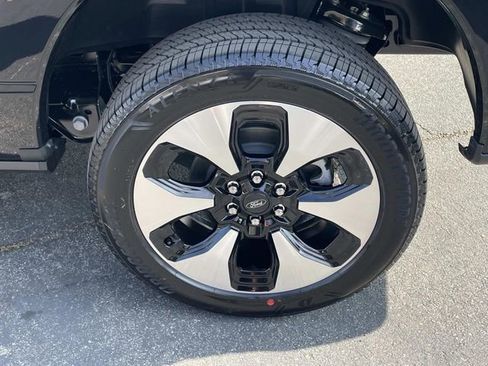 New 2025 Ford F150 Lightning Platinum image 32