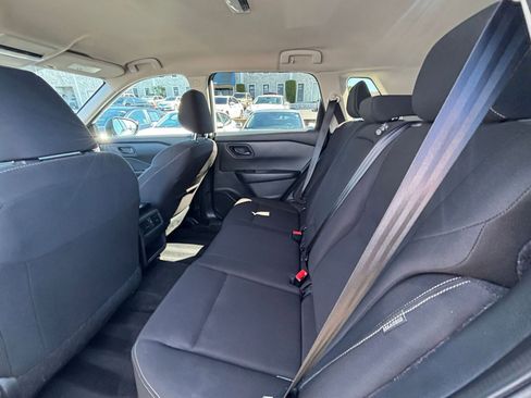 Used 2024 Nissan Rogue S image 24