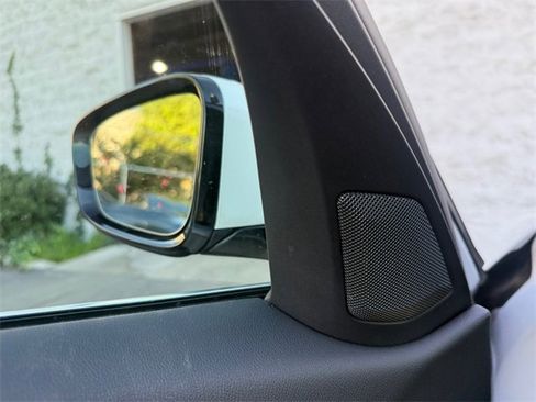 Used 2024 BMW 330i xDrive Sedan image 12