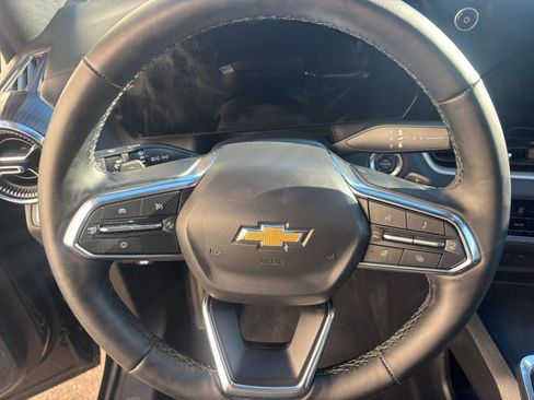 Used 2025 Chevrolet Equinox LT image 28