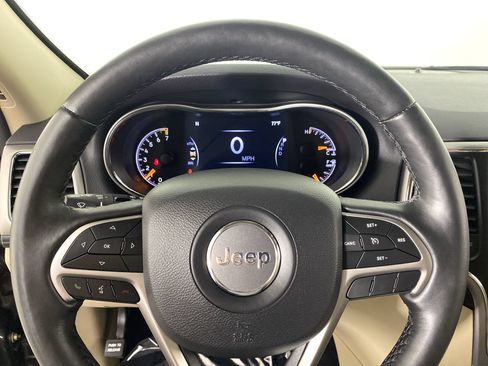 Used 2019 Jeep Grand Cherokee Laredo AWD/4WD image 21