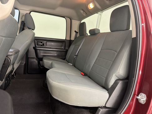 Used 2017 RAM 1500 Express RWD image 19