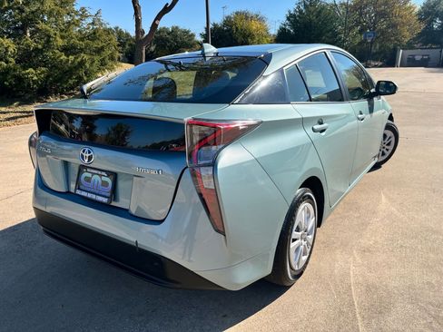 Used 2016 Toyota Prius Two image 5