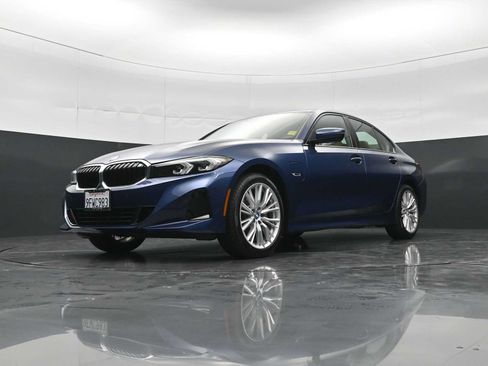 Used 2023 BMW 330e xDrive w/ Driving Assistance Package AWD/4WD image 25