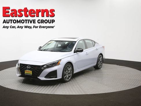 Used 2023 Nissan Altima 2.0 SR FWD image 55