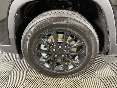 Used 2023 Jeep Cherokee Altitude Lux image 13