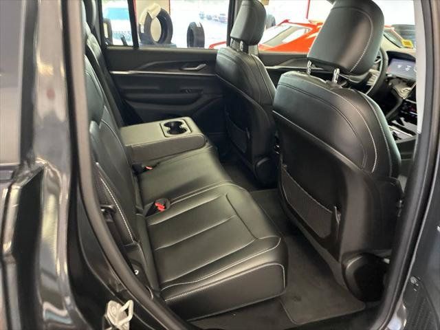 Certified 2024 Jeep Grand Cherokee Limited AWD/4WD image 25