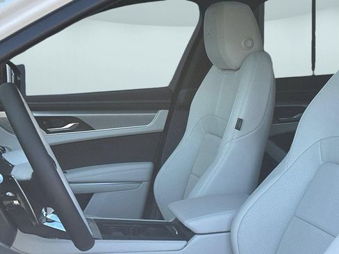 New 2026 Jaguar F-PACE R-Dynamic S AWD/4WD image 4