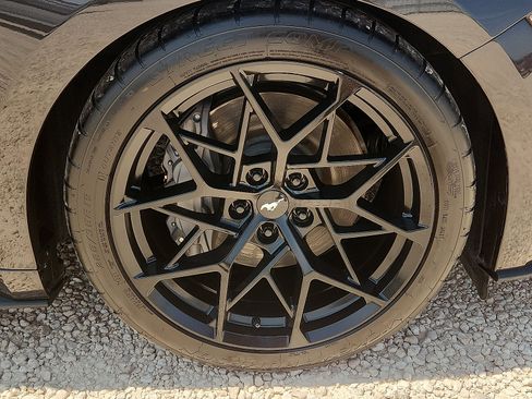 Used 2022 Ford Mustang GT Premium w/ Equipment Group 401A RWD image 7