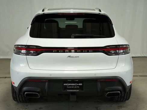 Certified 2025 Porsche Macan AWD/4WD image 12